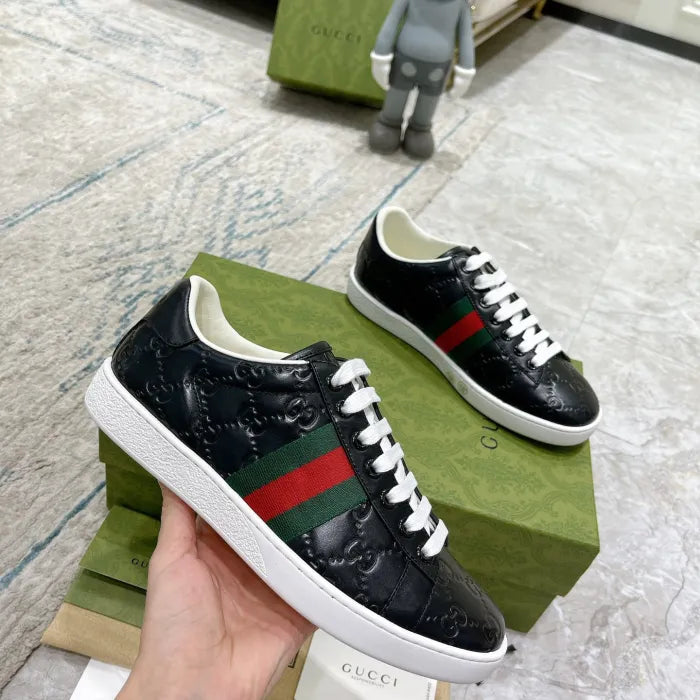 SNEAKERS 16