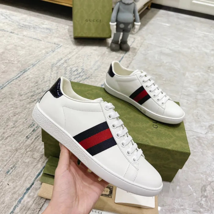 SNEAKERS 21