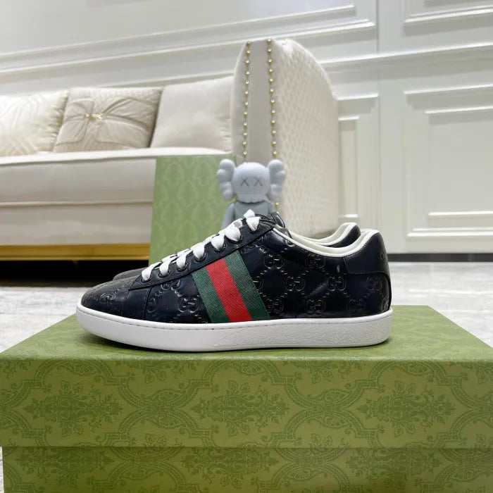 SNEAKERS 16