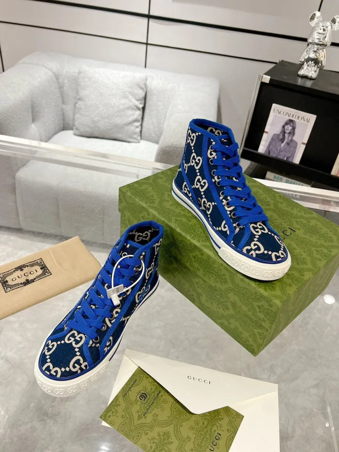 SNEAKERS 01