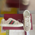 SNEAKERS 17