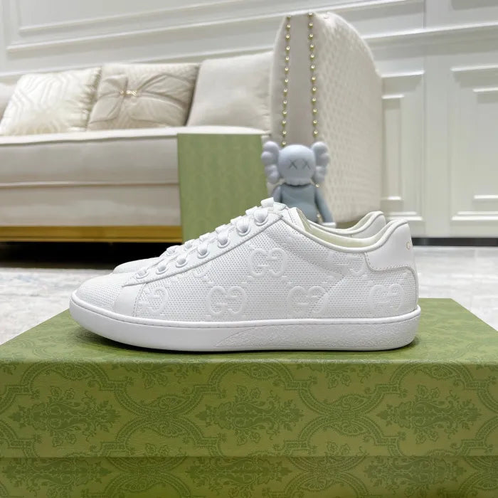 SNEAKERS 21