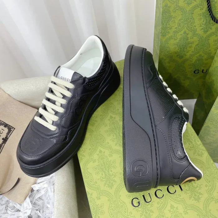 SNEAKERS 23