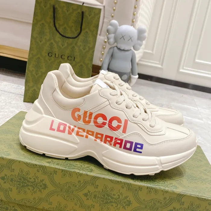SNEAKERS 06