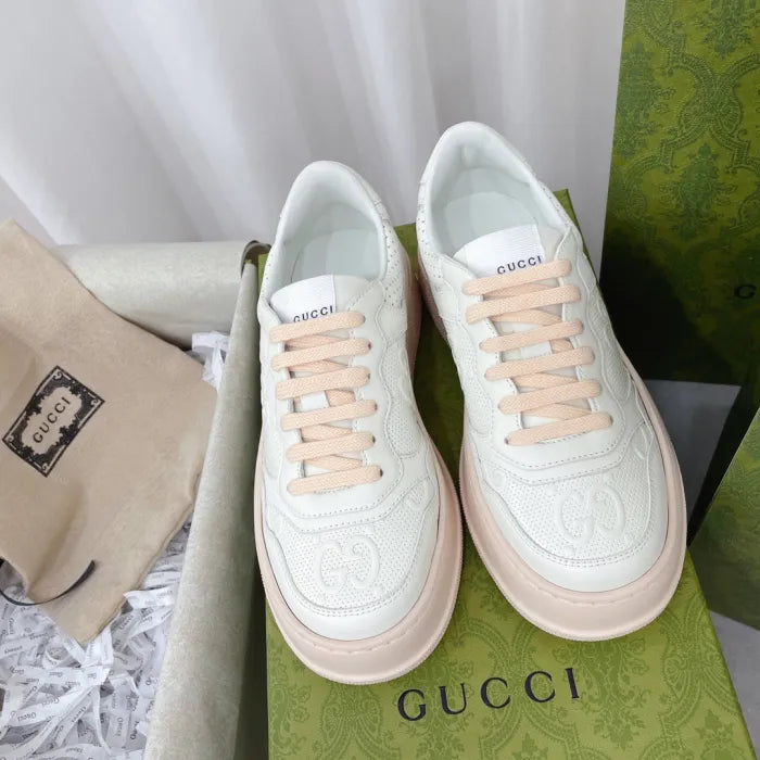 SNEAKERS 23
