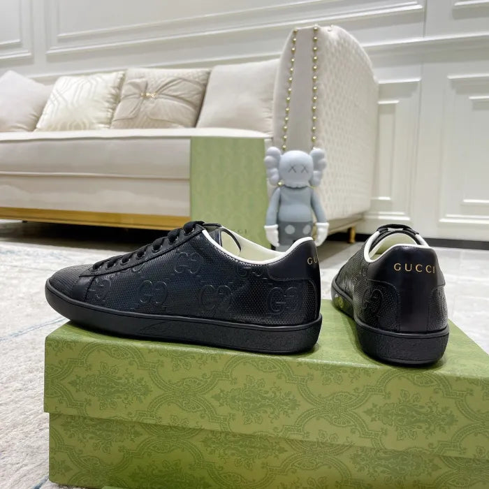 SNEAKERS 16