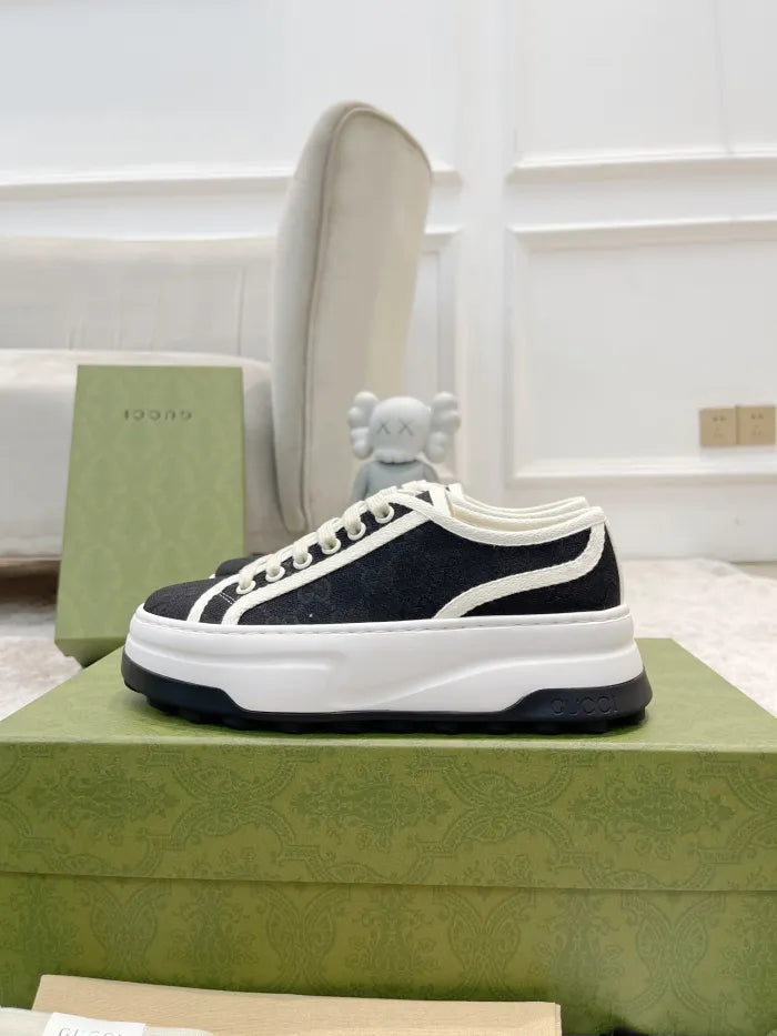 SNEAKERS 04