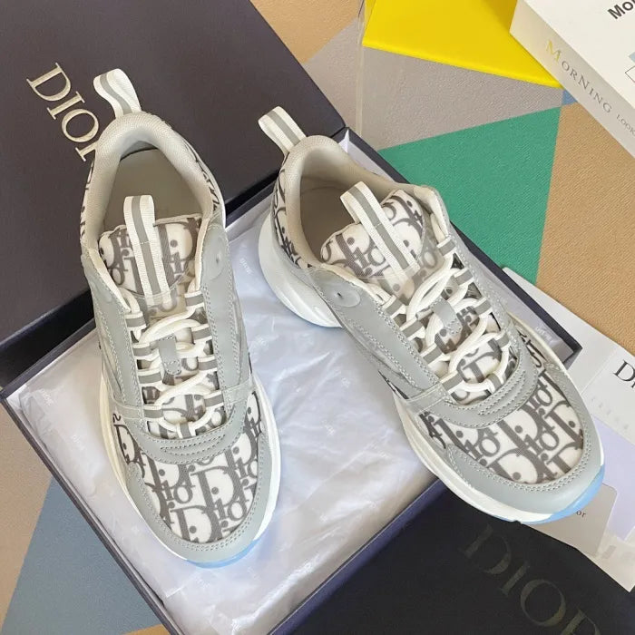 D - SNEAKERS
