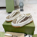SNEAKERS 28