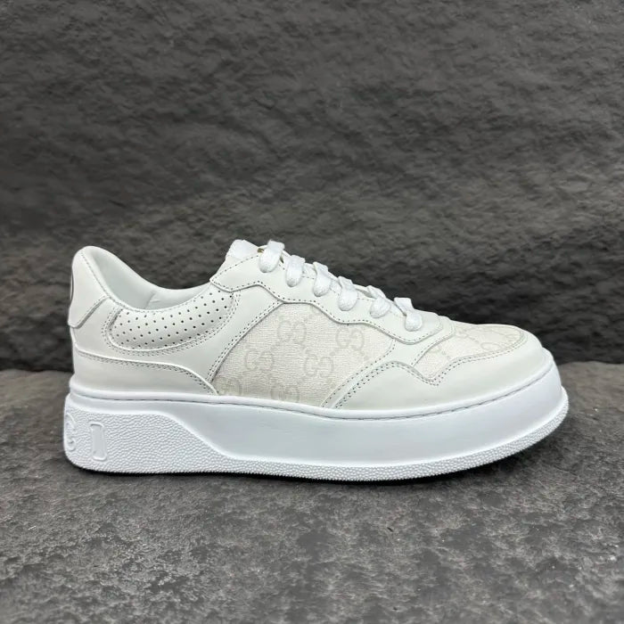 SNEAKERS 05
