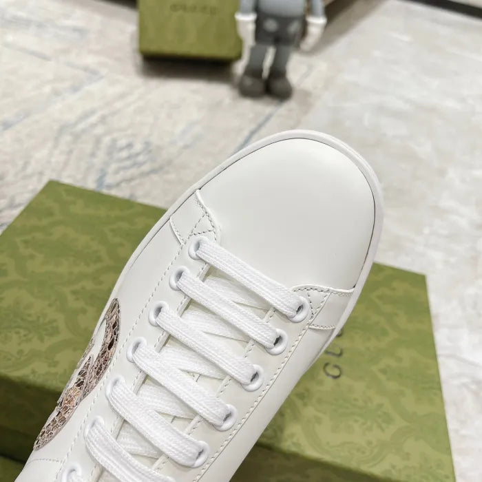 SNEAKERS 21