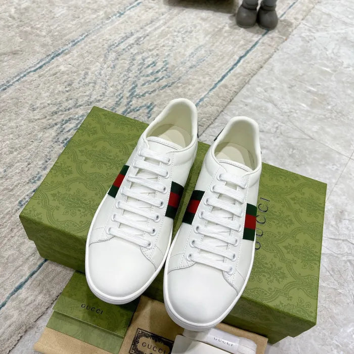 SNEAKERS 15