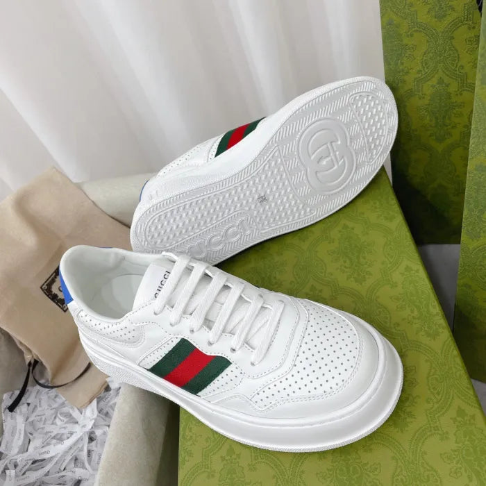 SNEAKERS 23