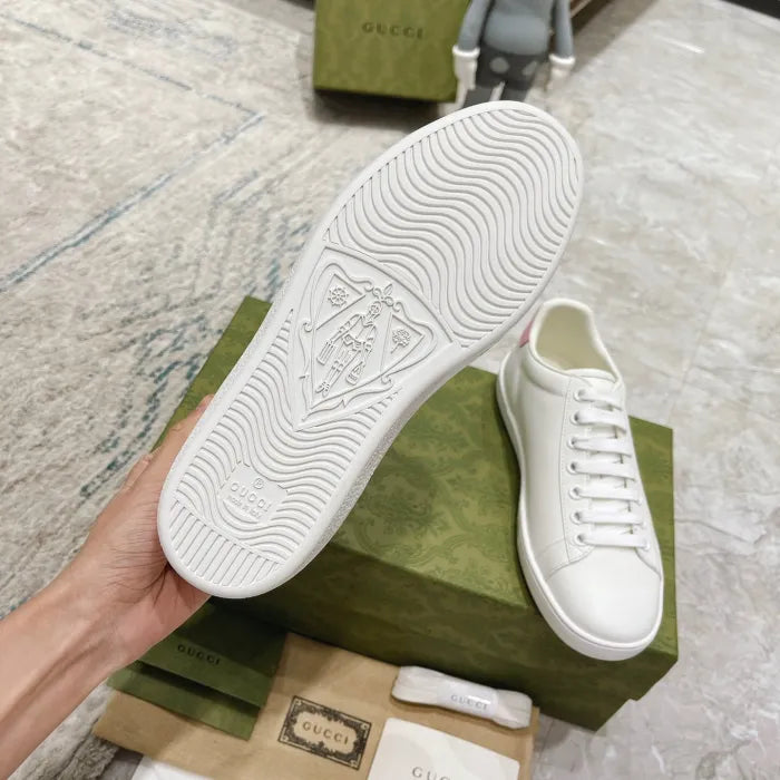 SNEAKERS 15