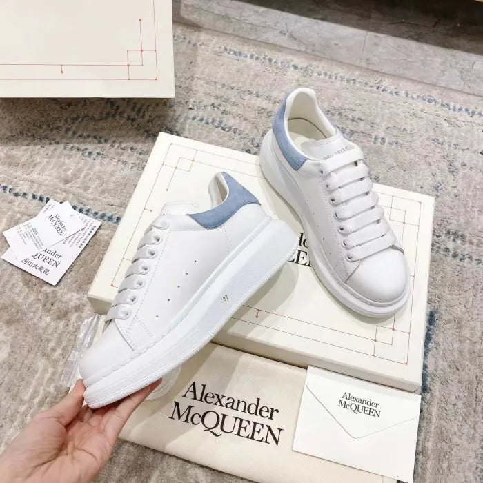 A - SNEAKERS