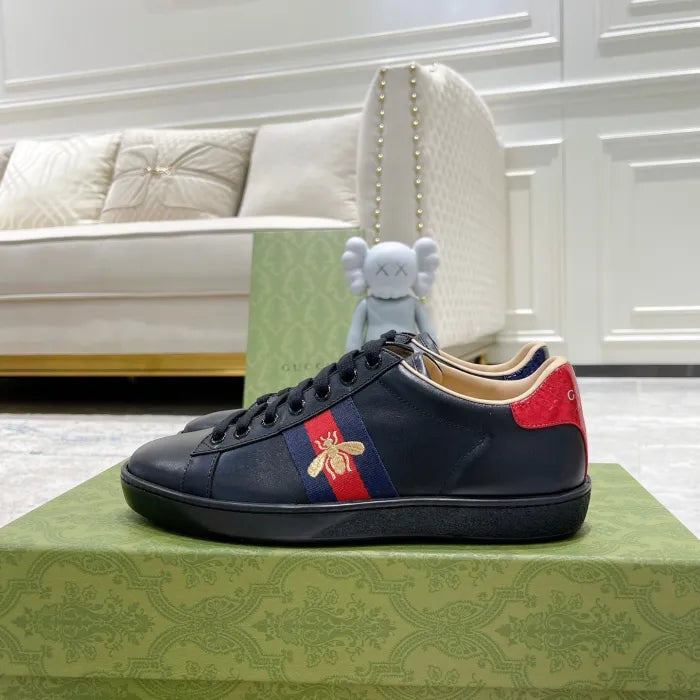 SNEAKERS 16