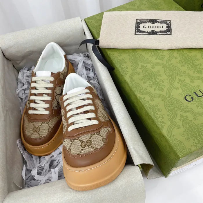SNEAKERS 23