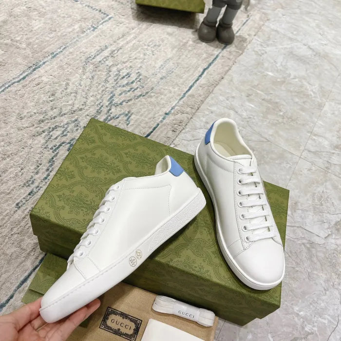 SNEAKERS 21