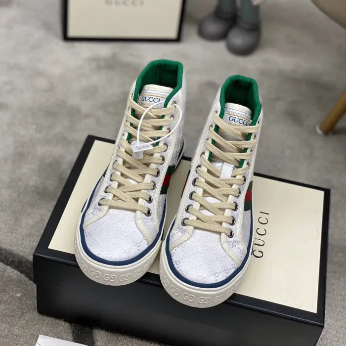 SNEAKERS 14