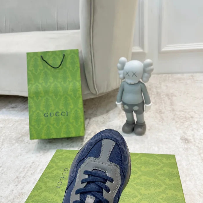 SNEAKERS 06