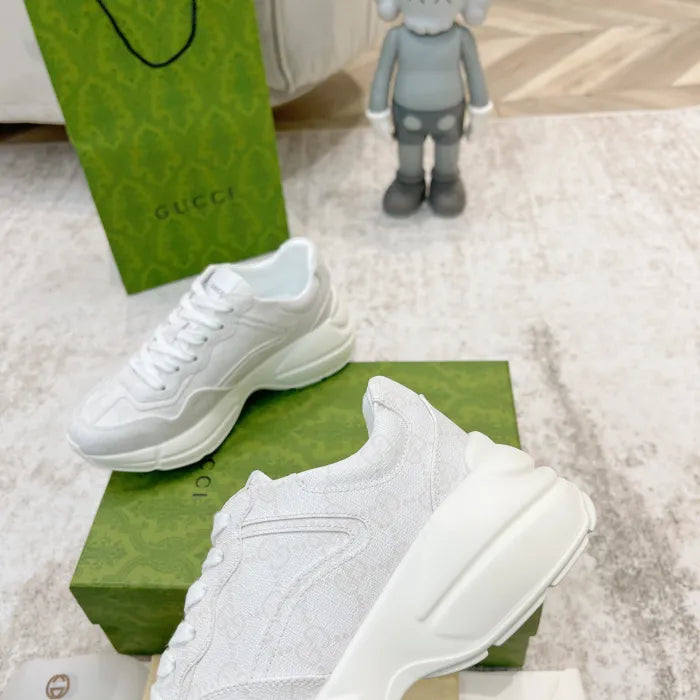 SNEAKERS 06