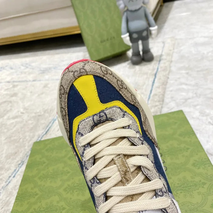 SNEAKERS 06