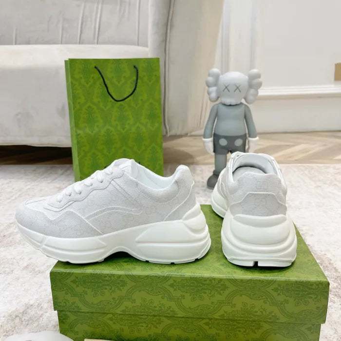 SNEAKERS 06