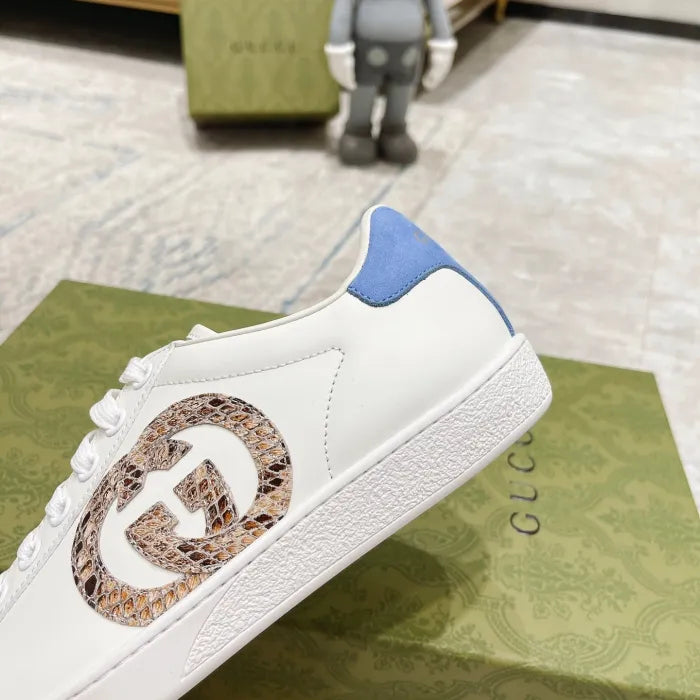 SNEAKERS 21