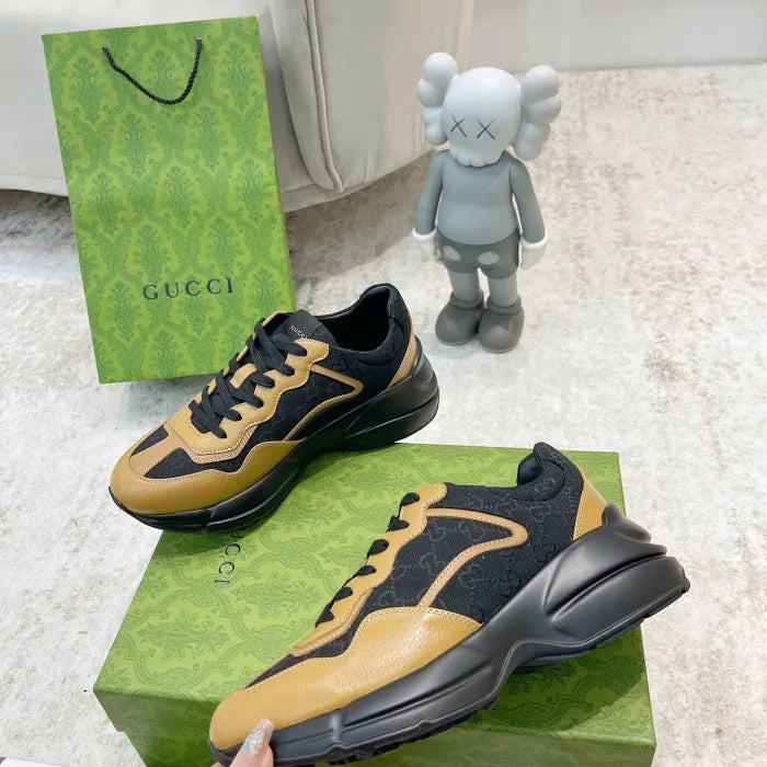 SNEAKERS 26