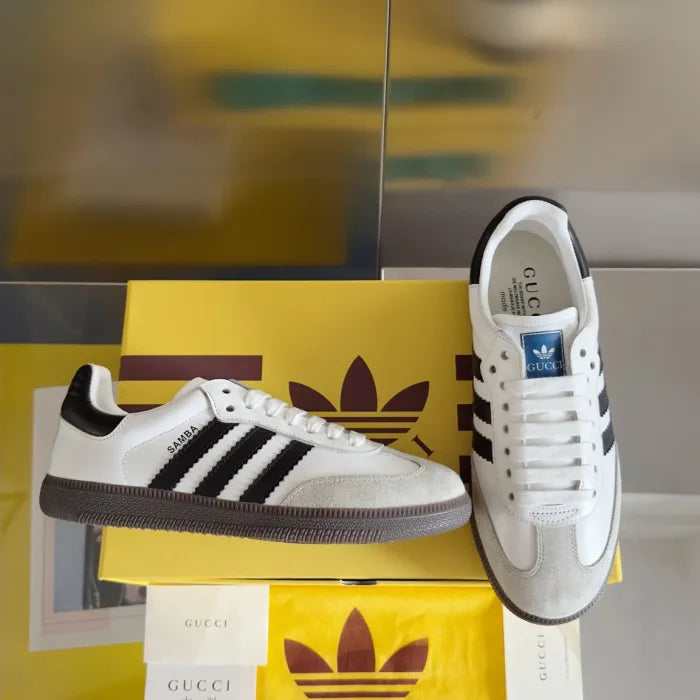 SNEAKERS 12