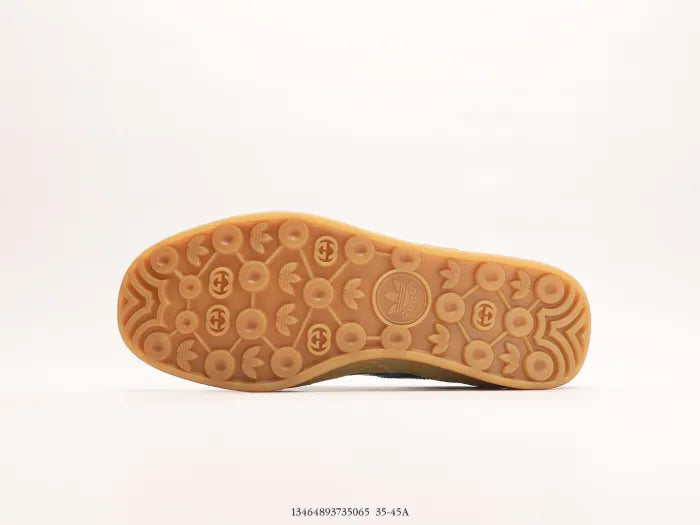 SNEAKERS 21