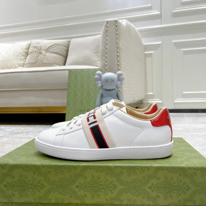 SNEAKERS 21